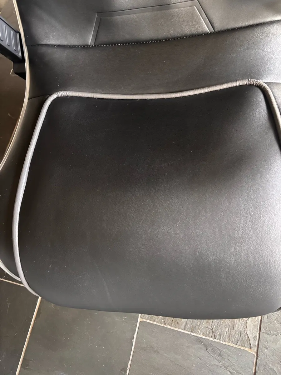 X Rocker Gaming Chair - Image 3