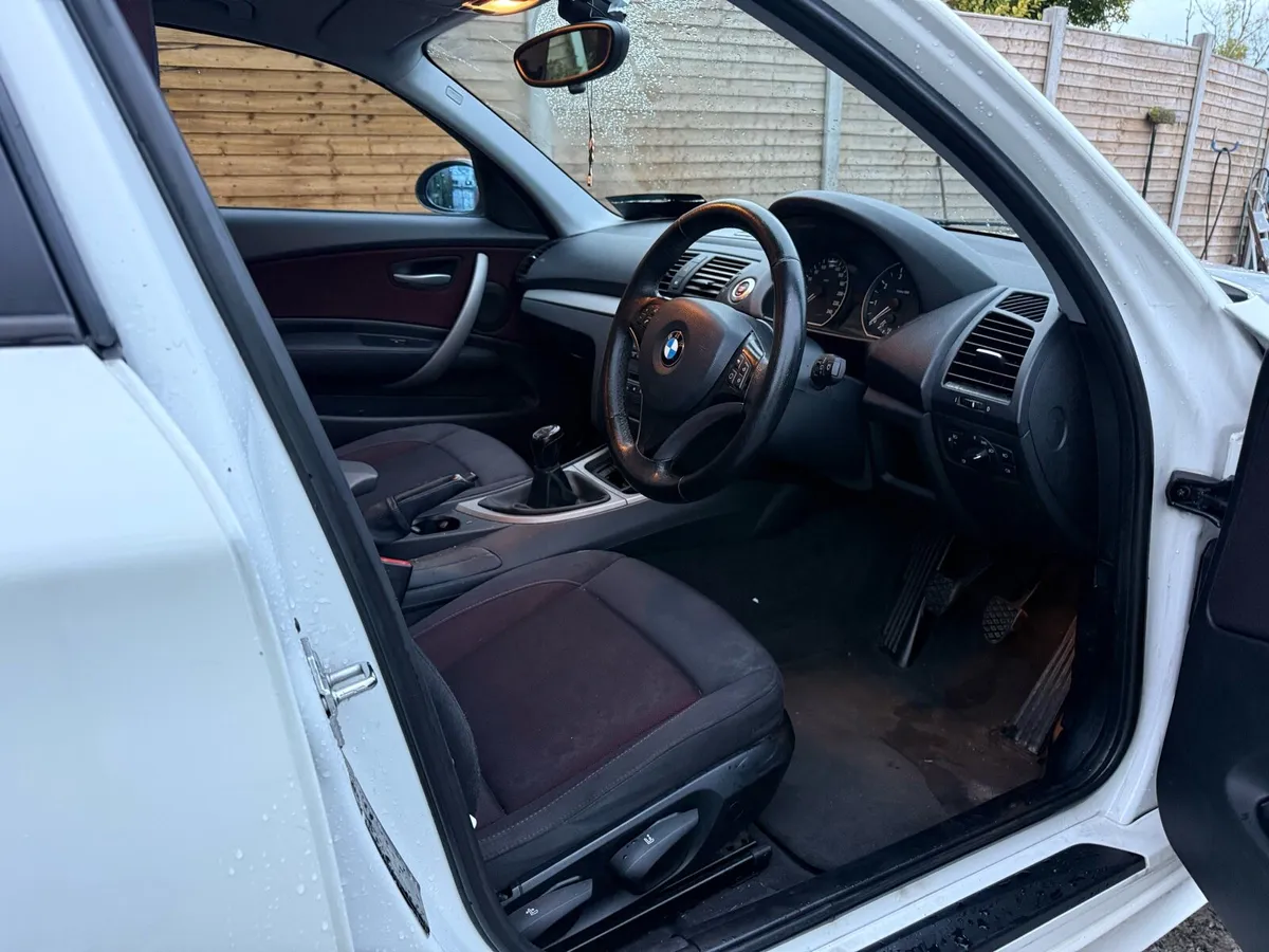 BMW 118 2008 - Image 4