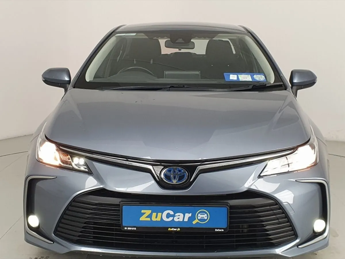 Toyota Corolla  64 1.8 Hybrid Luna Saloon - Image 3