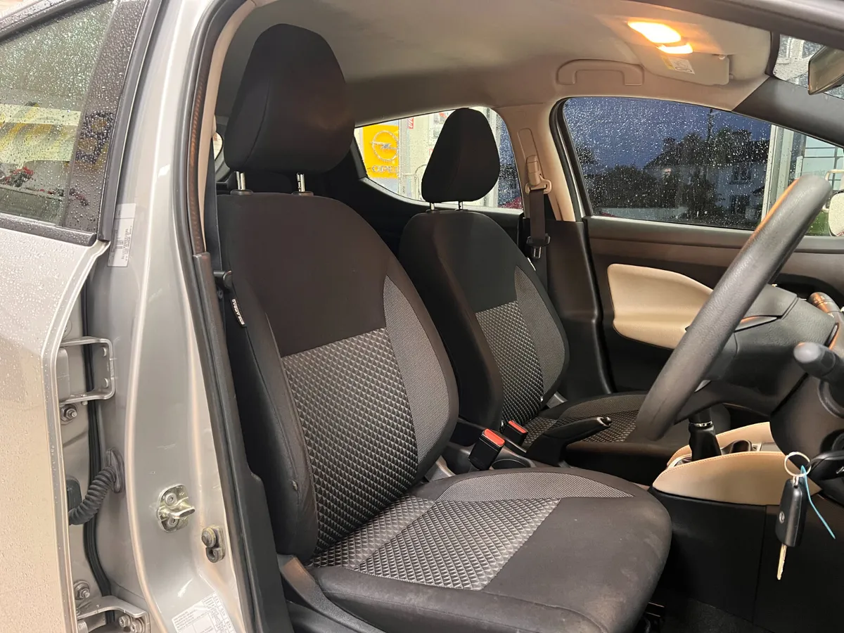 Superb Value Low Kms High Spec SV 5 Door **Finance - Image 4