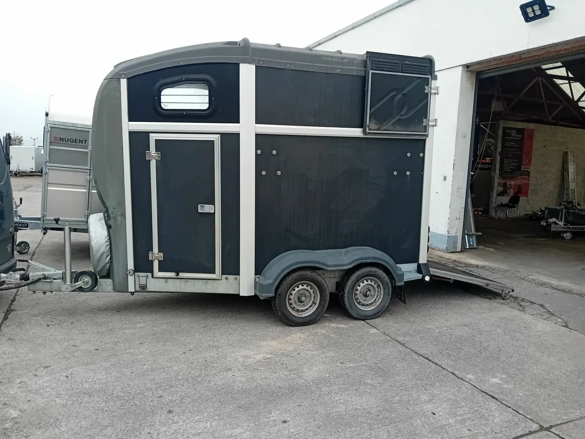 Nugent spirit horse box - Image 1