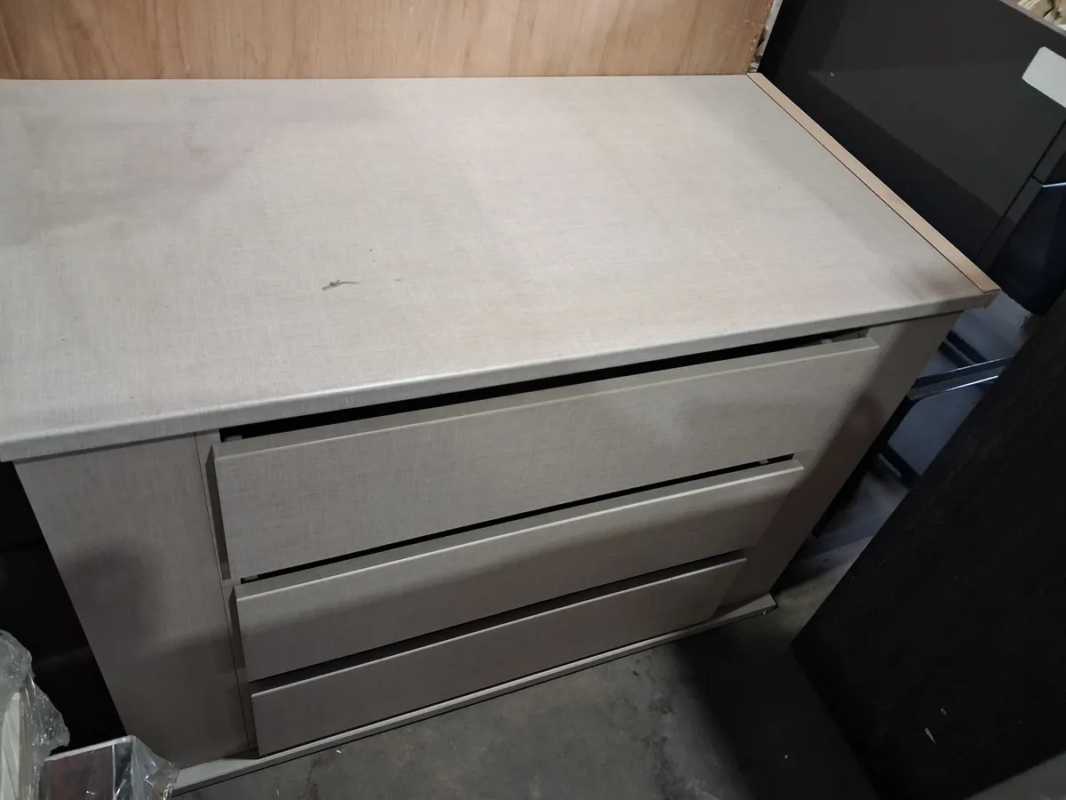 Online Auction Of A Cabinet, Sofa &Shelving  Unit - Image 3