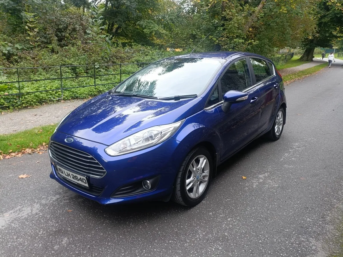 Ford Fiesta 2015 - Image 2