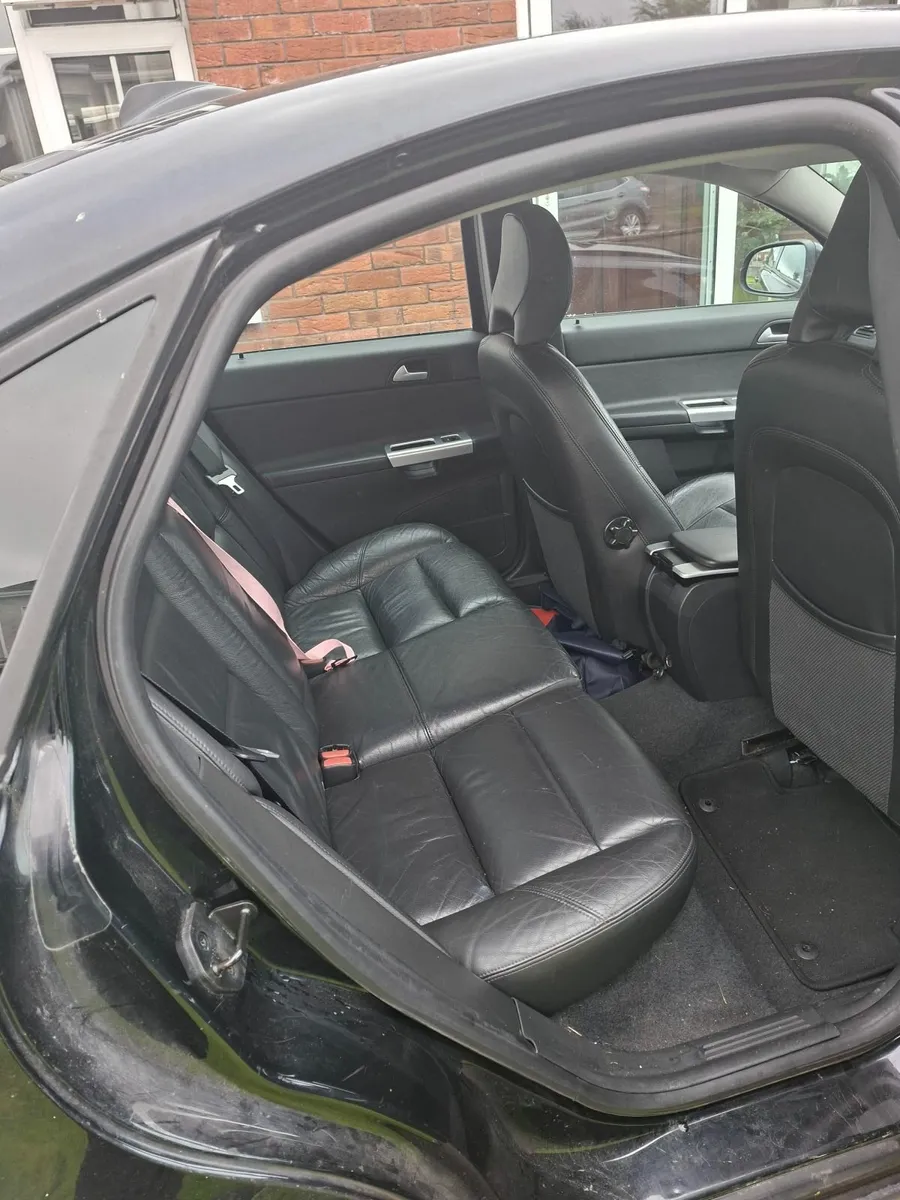 Car - Image 3