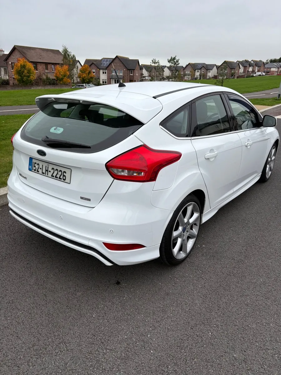 Ford Focus 2015 - Image 2