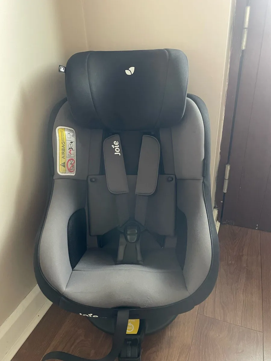 Joie 360 car seat - Image 1