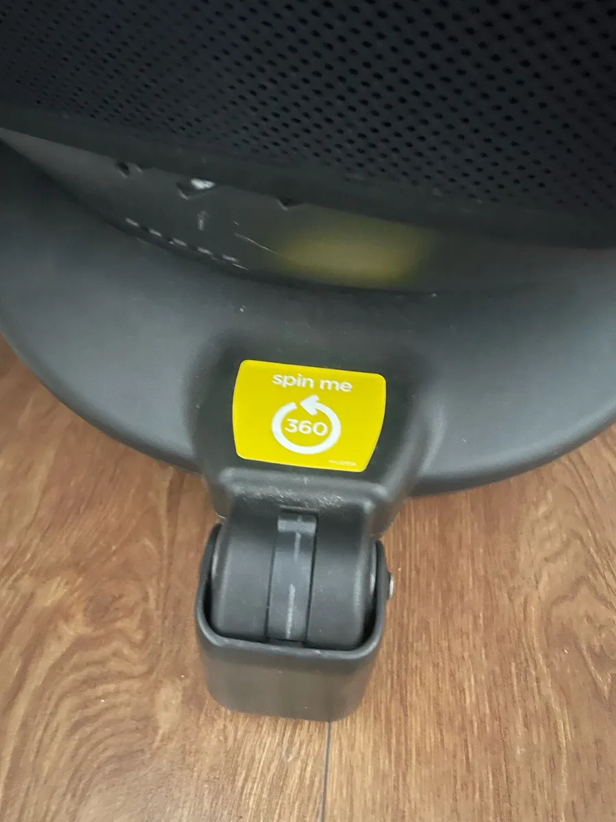 Joie 360 car seat - Image 3