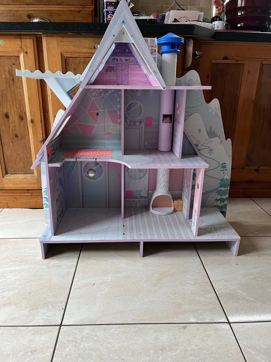 Dolls house - Image 1