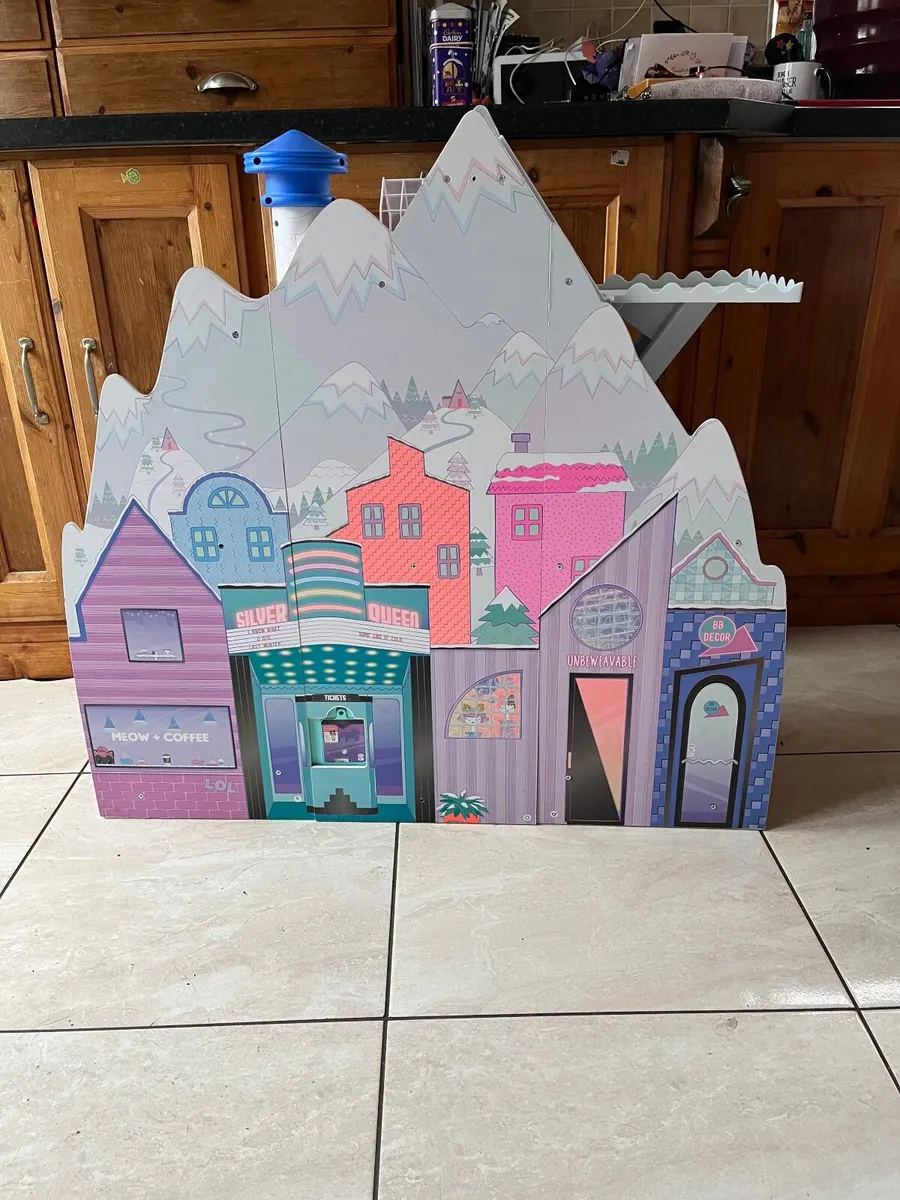 Dolls house - Image 2