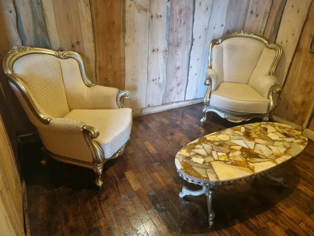Vintage Egyptian Suite  (Needs Recovered) - Image 4