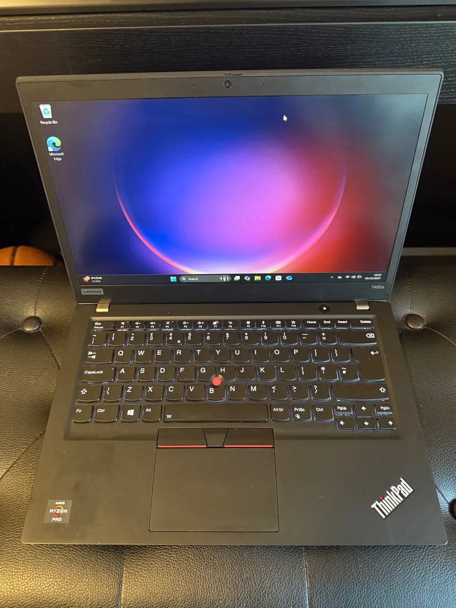 Lenovo ThinkPad T495 Laptop Ryzen5/16/256GB/FHD - Image 1