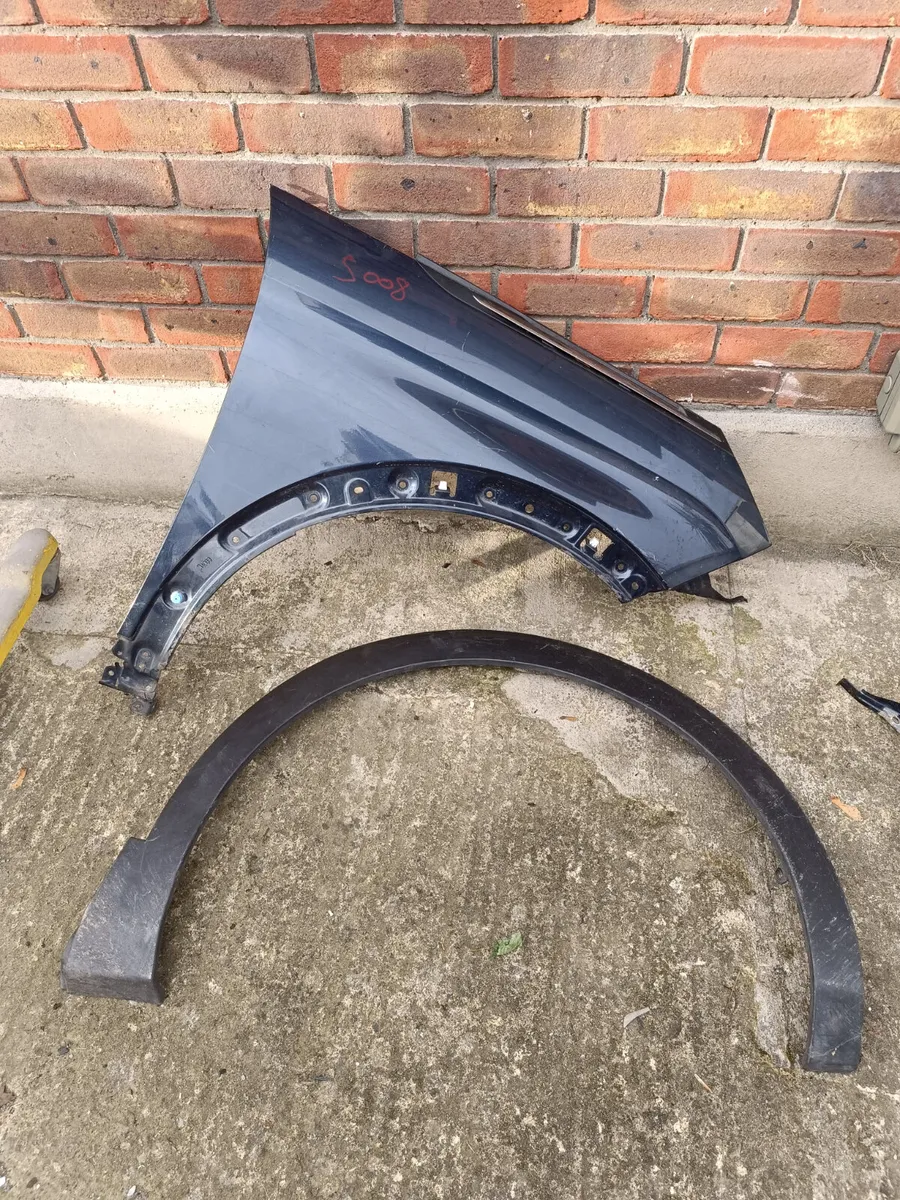 Peugeot 5008 Car Wings - Image 1