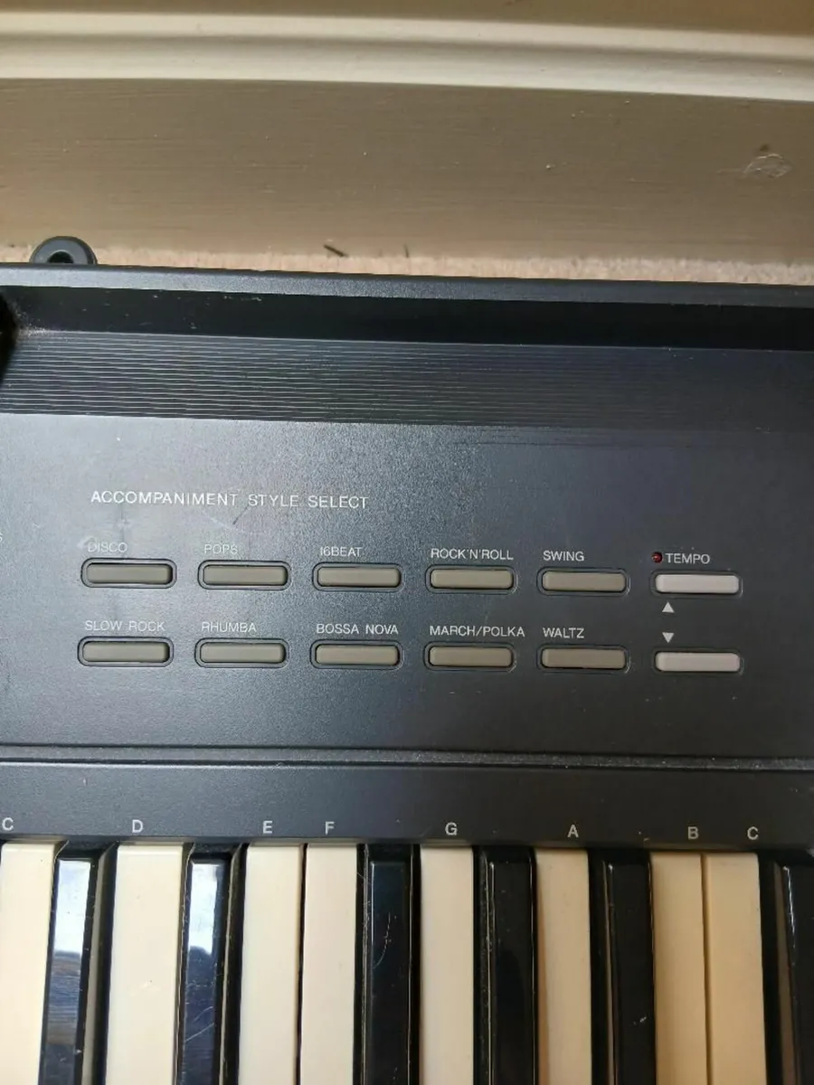 YAMAHA KEYBOARD - Image 2