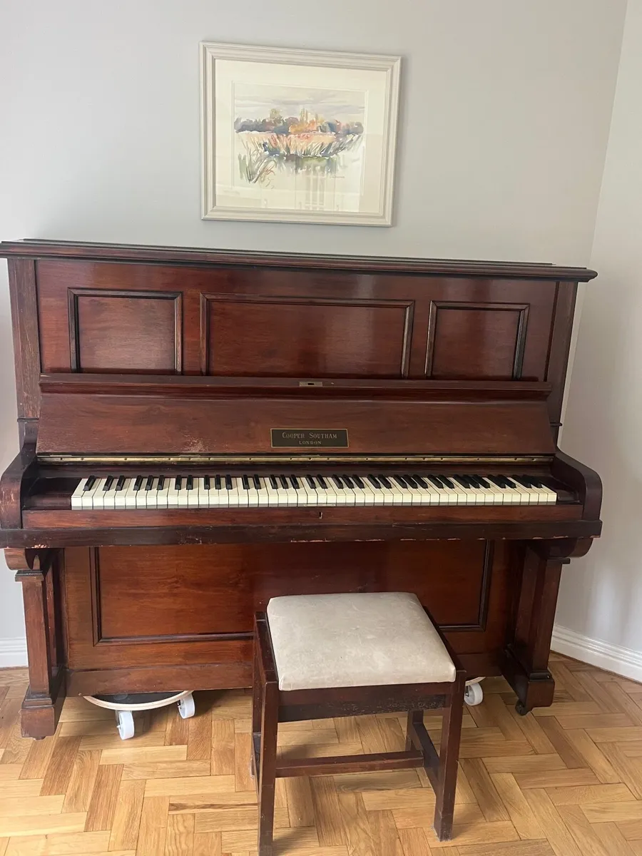 Piano - Image 1