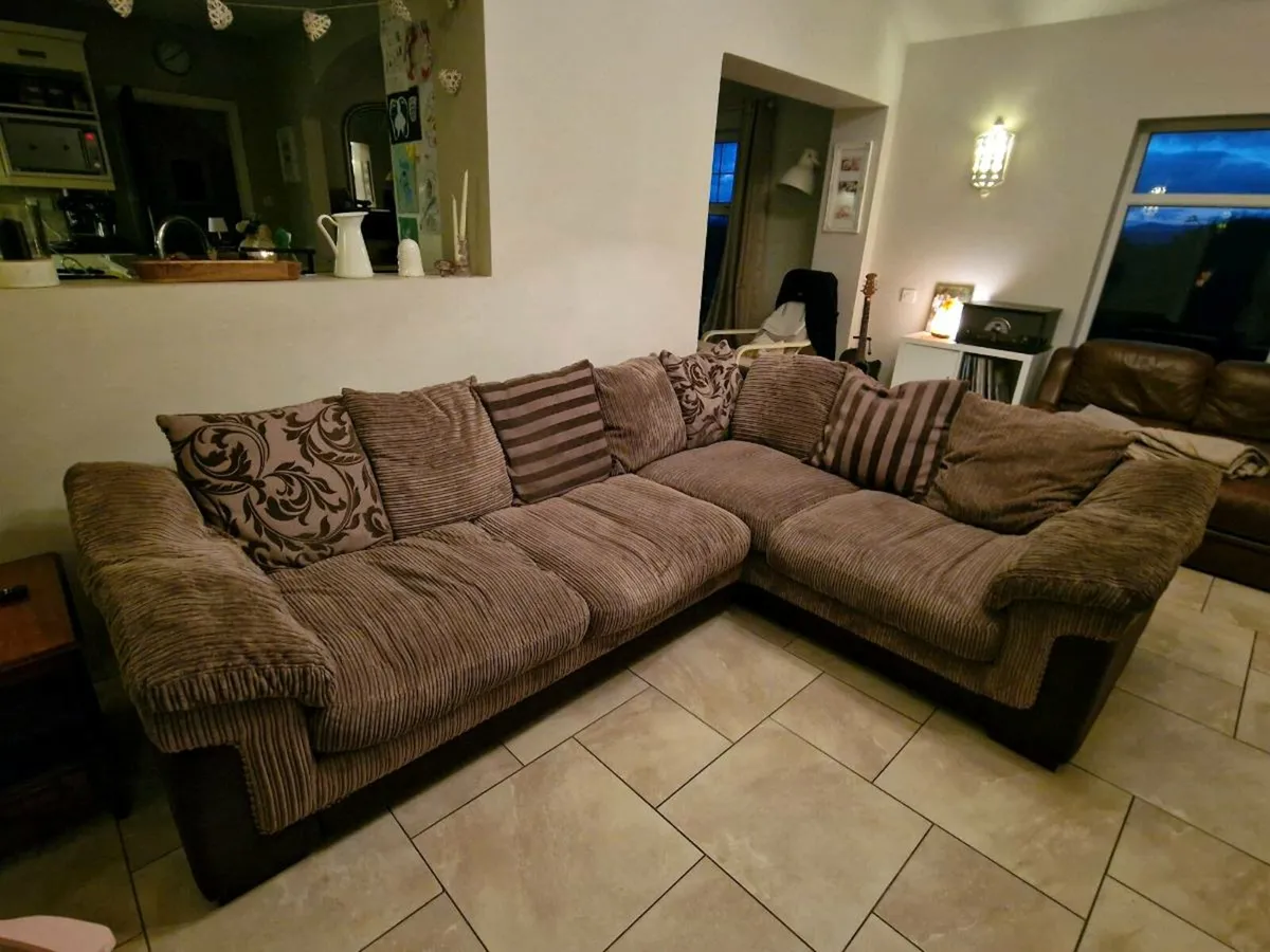 Free sofa - Image 1