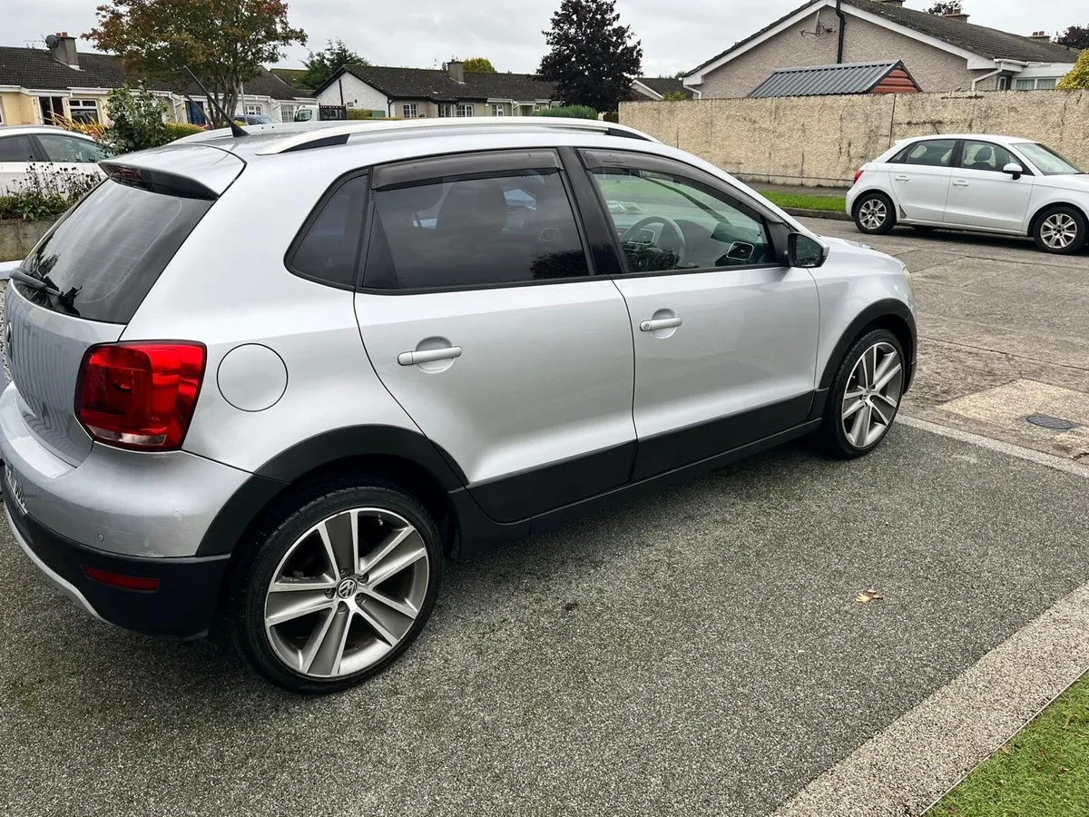 Volkswagen Polo Cross AUTOMATIC - Image 1