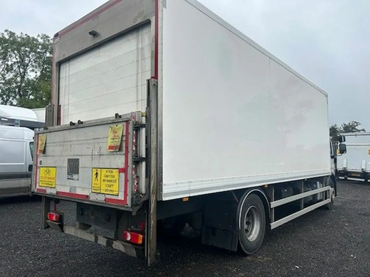 2018 VOLVO FL 250 FRIDGE - Image 4