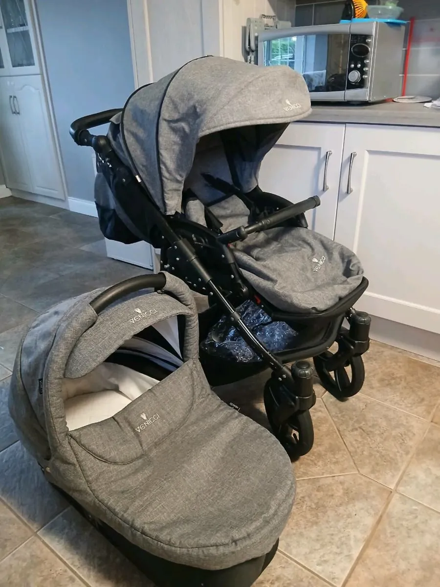 Venicci buggy and pram - Image 1
