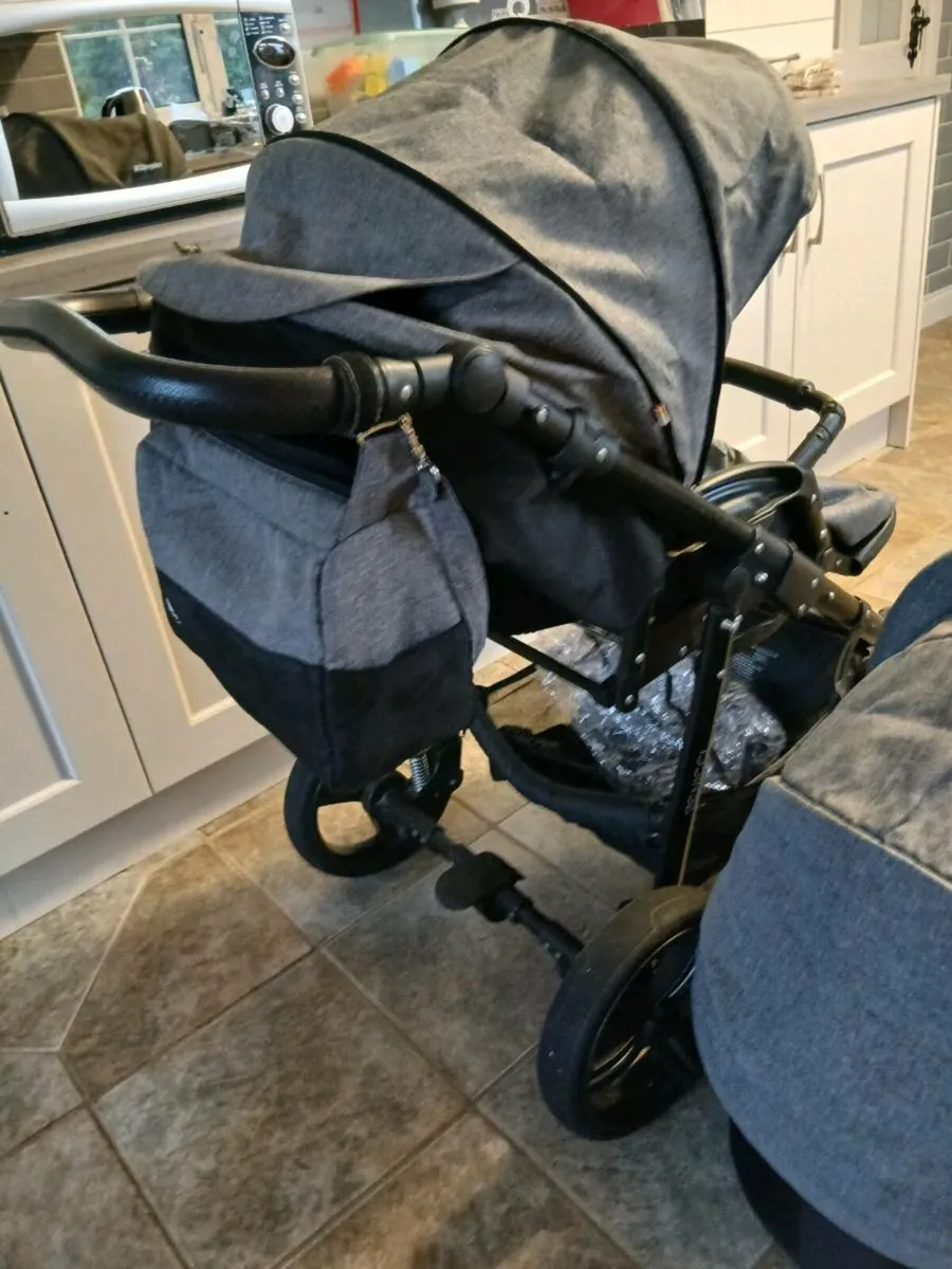 Venicci buggy and pram - Image 2