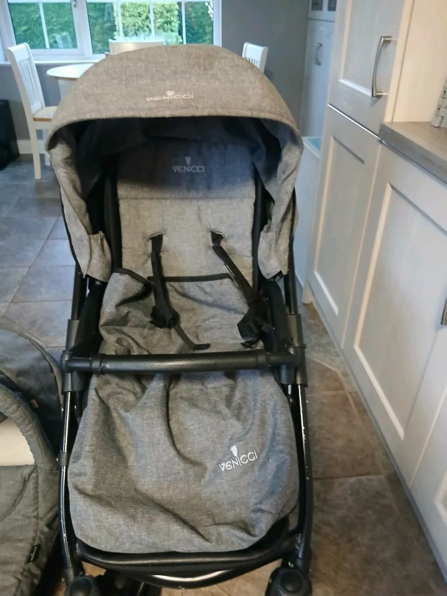 Venicci buggy and pram - Image 3