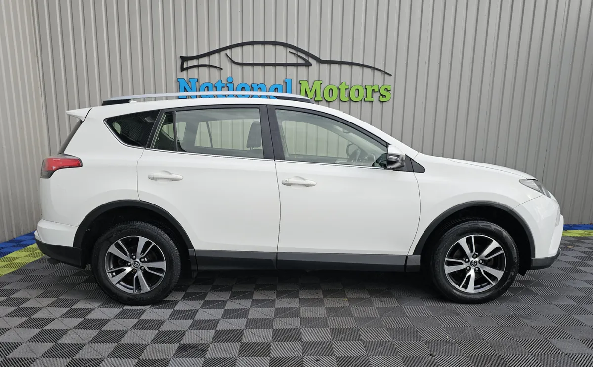 2016 Toyota RAV4 2.0 D-4D 2WD LUNA - Image 2
