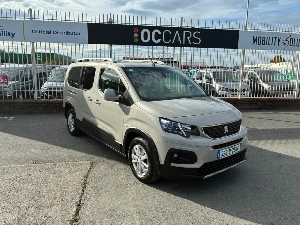 2022 Peugeot Rifter Horizon RS 5 s + WC - Auto - Image 2