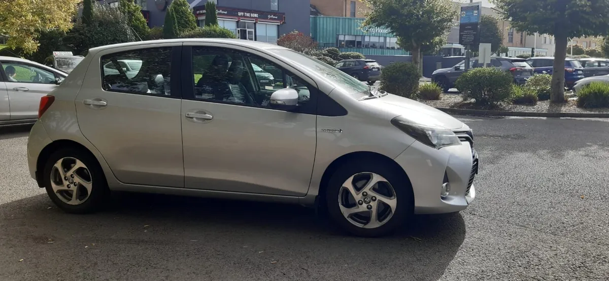 161 Toyota Yaris Hybrid Luxury - Image 2