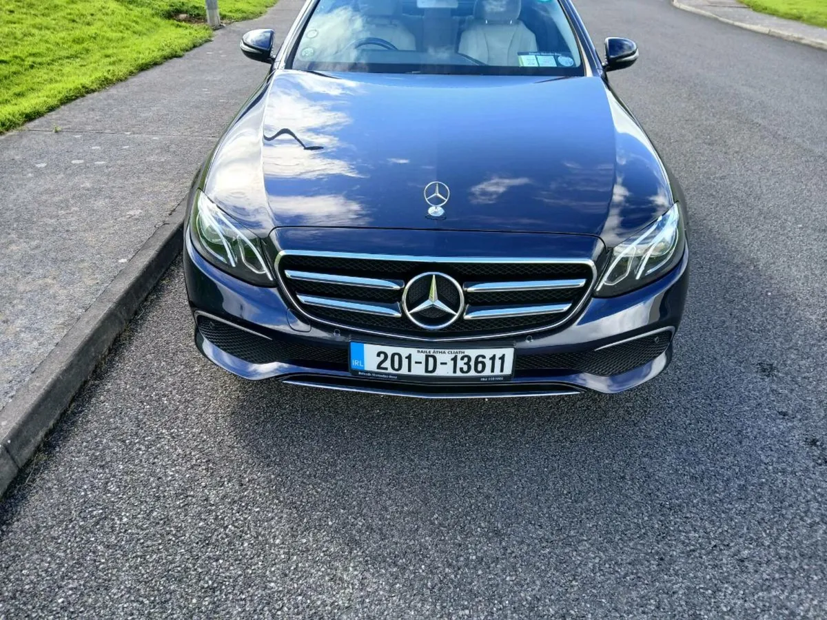 Mercedes E220 2020 - Image 2