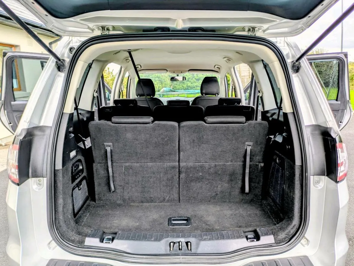 Ford Galaxy 7 seater - Image 4