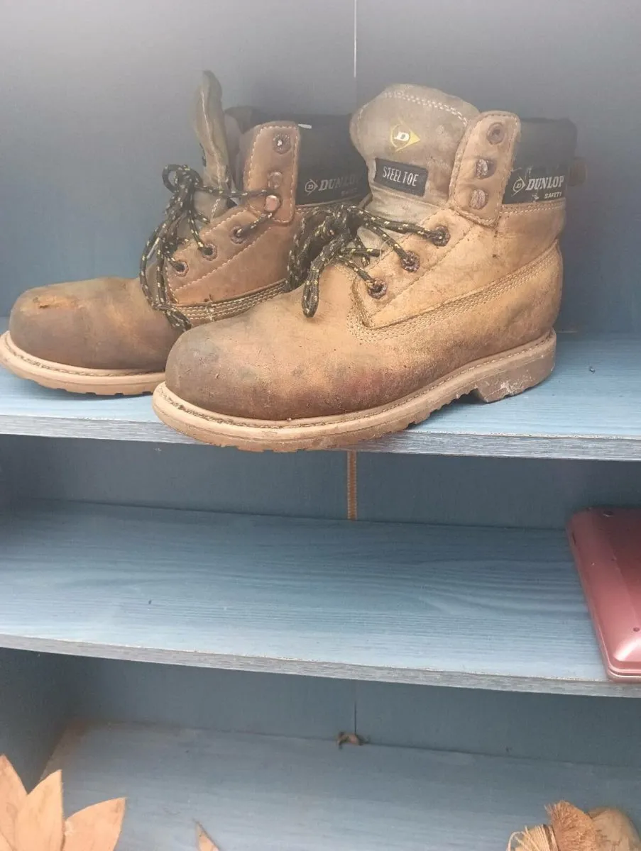Work boots steel toe, good condition 8half, - Image 4