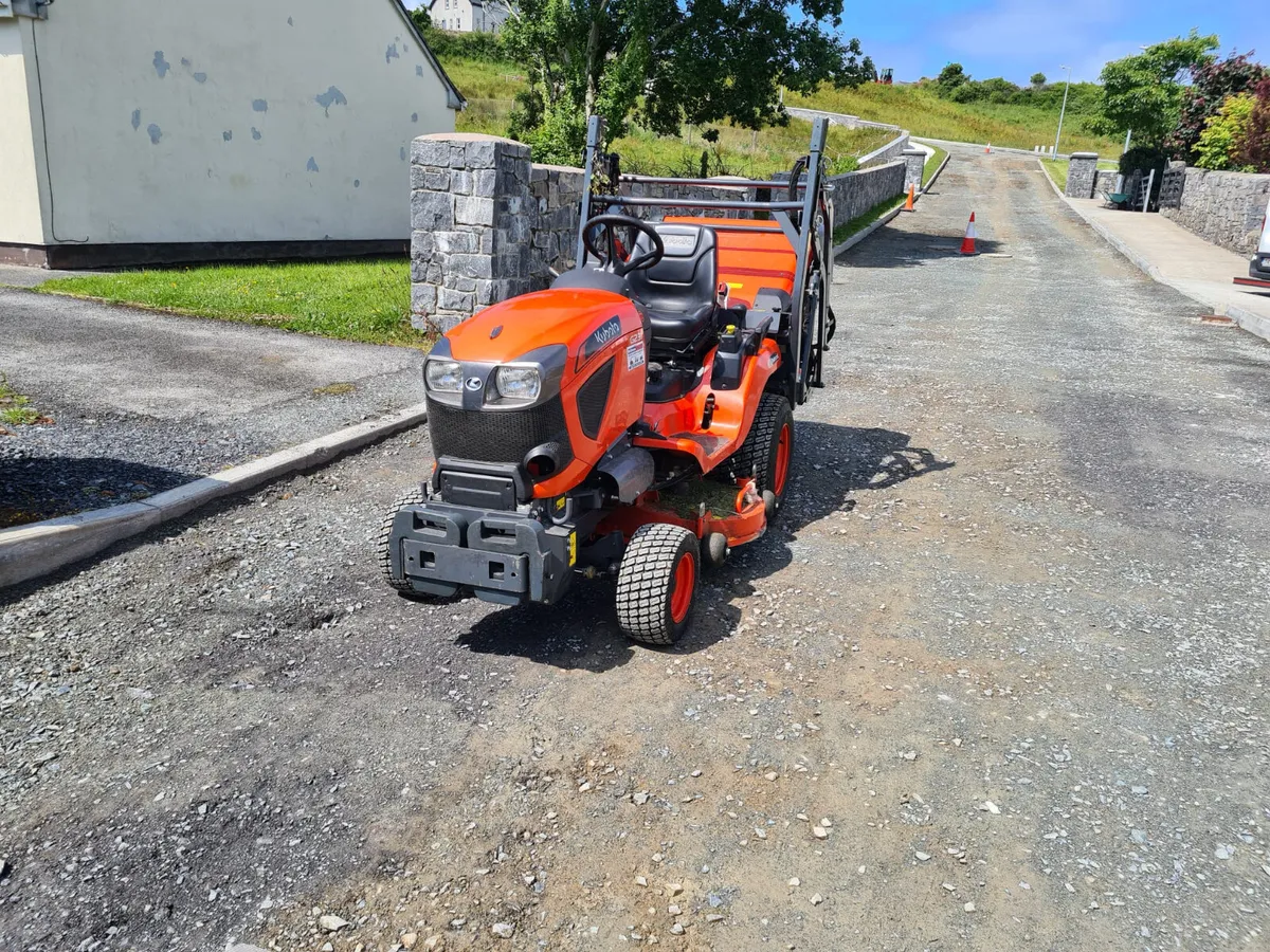 Kubota G231 High tip Diesel Ride on Mower - Image 4