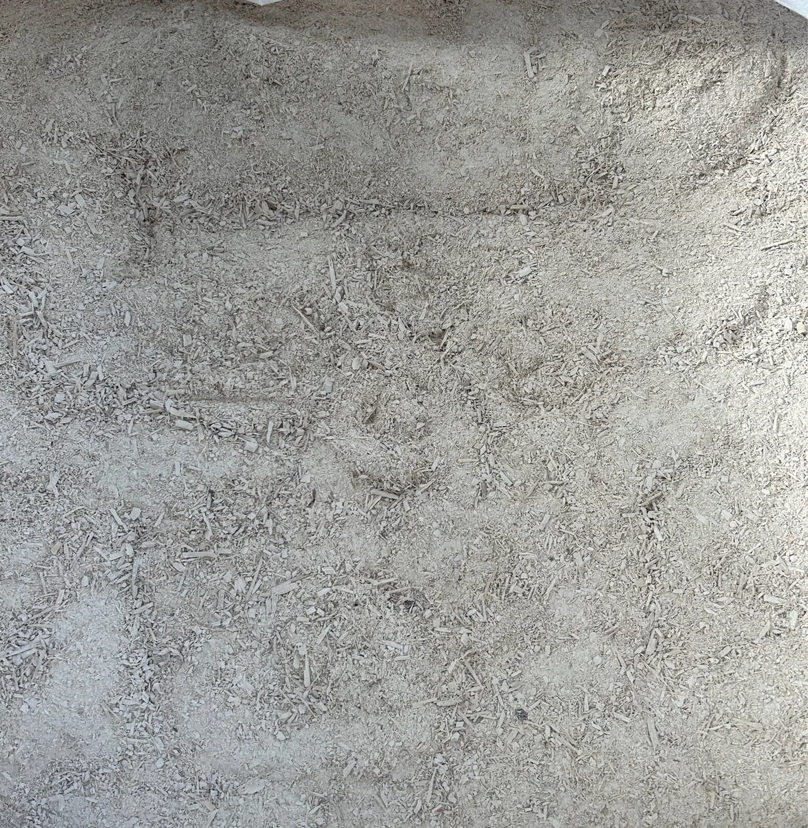 Sawdust + Lime cubicle bedding - Image 3