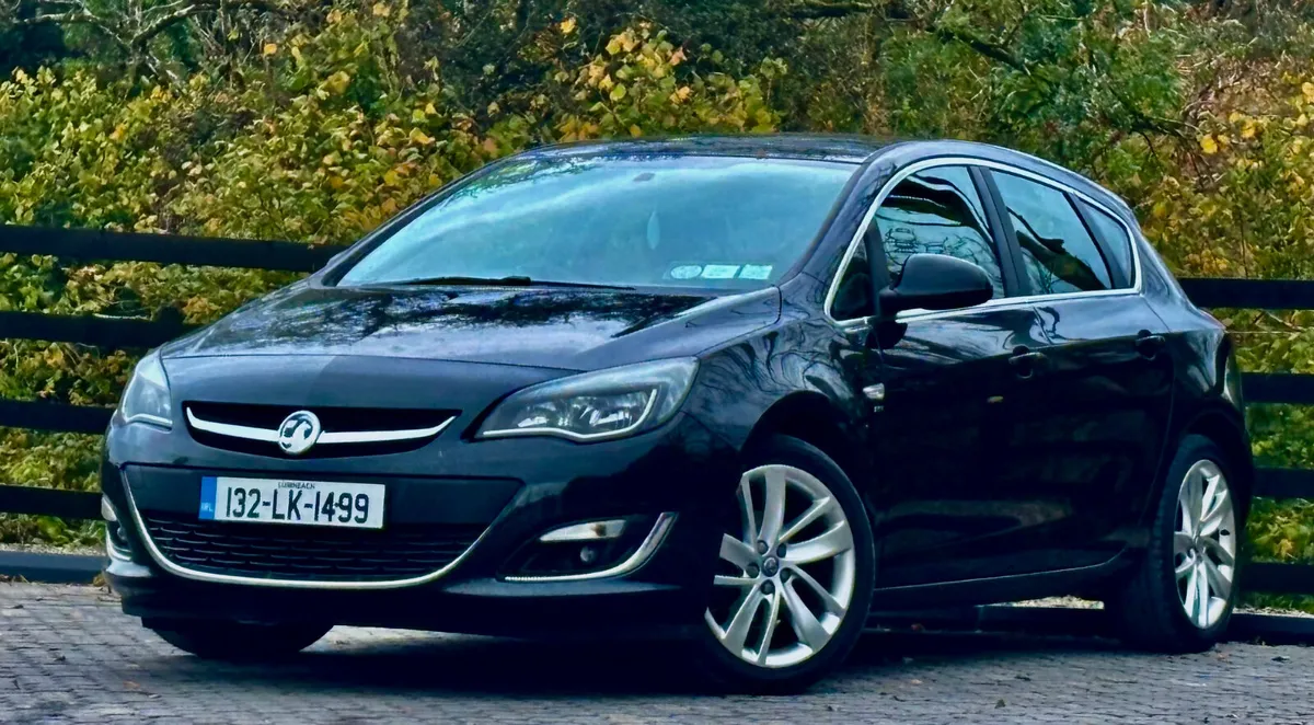 Vauxhall Astra 2013 low km,s STUNNING CAR - Image 2