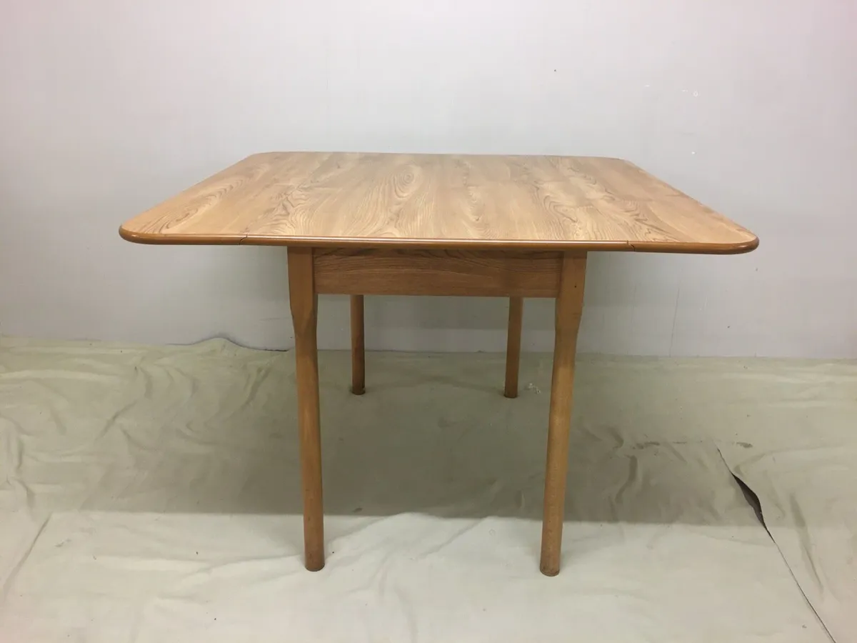 Kitchen Table & Chairs - Image 4