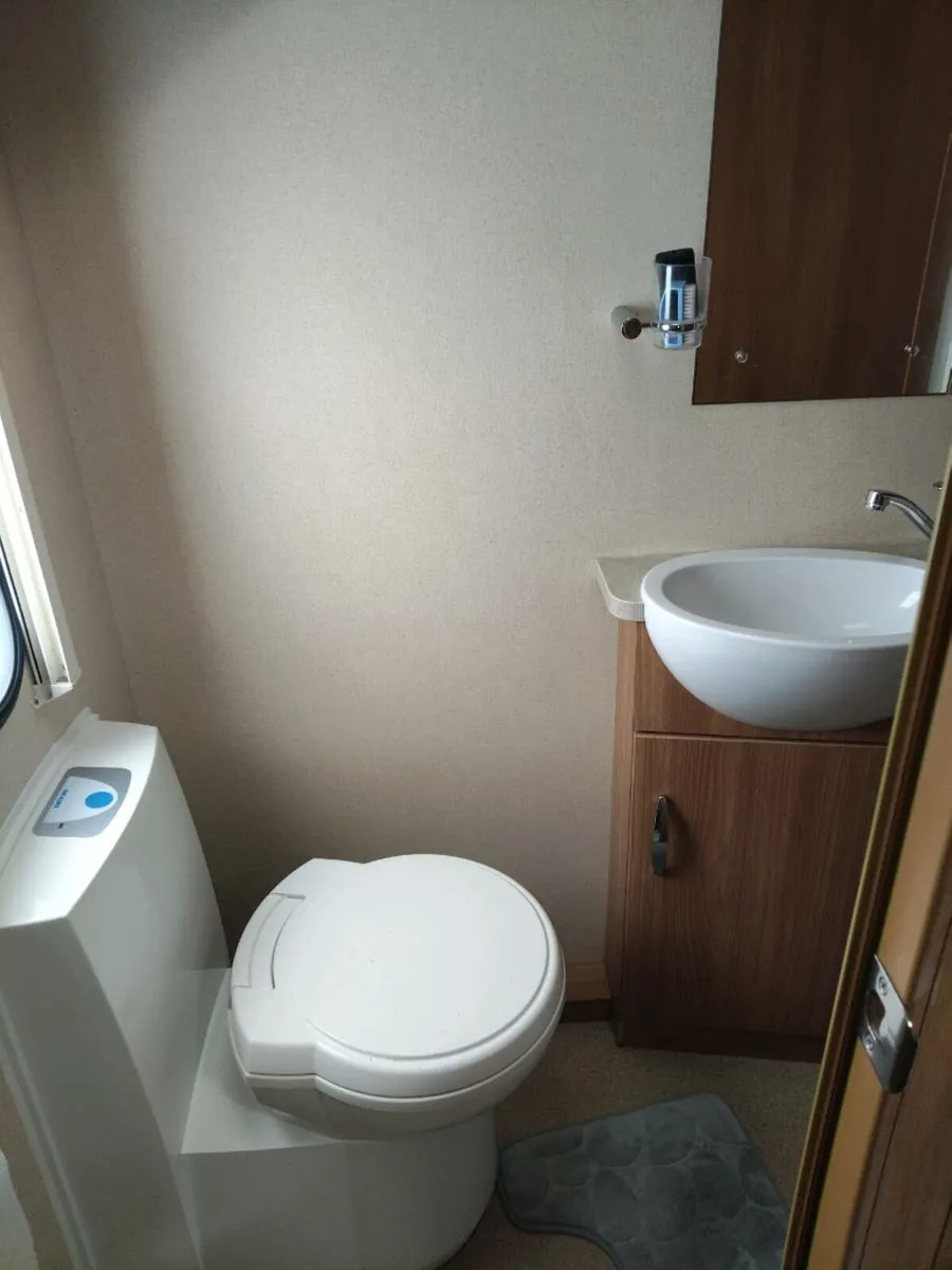 Caravan - Image 2