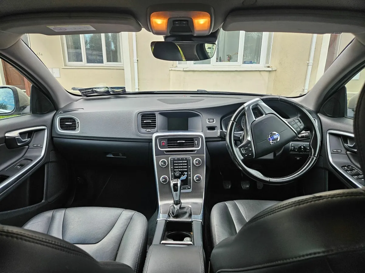 Volvo S60 2015 - Image 1