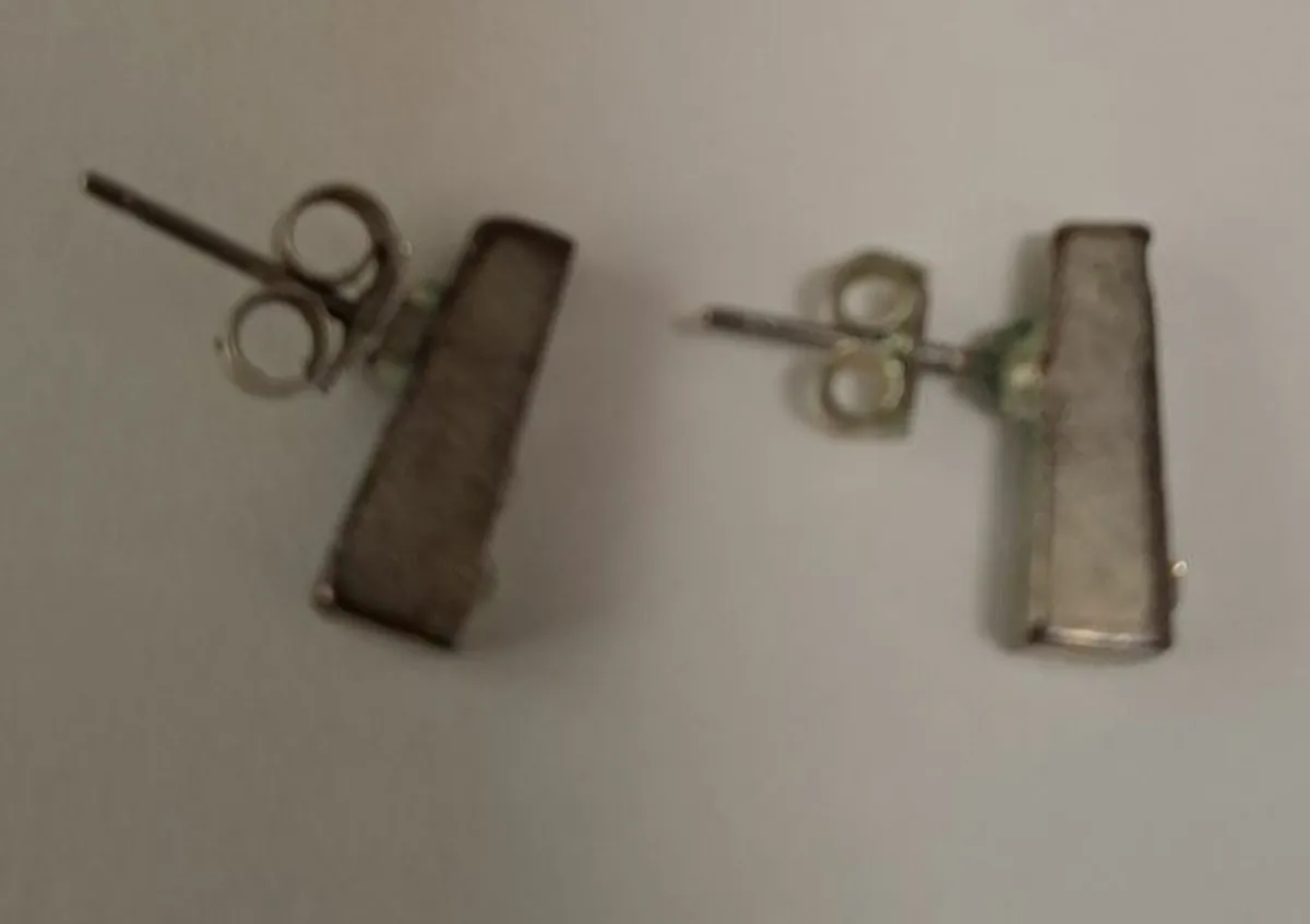 Vintage Silver earrings rectangular with crystals - Image 2