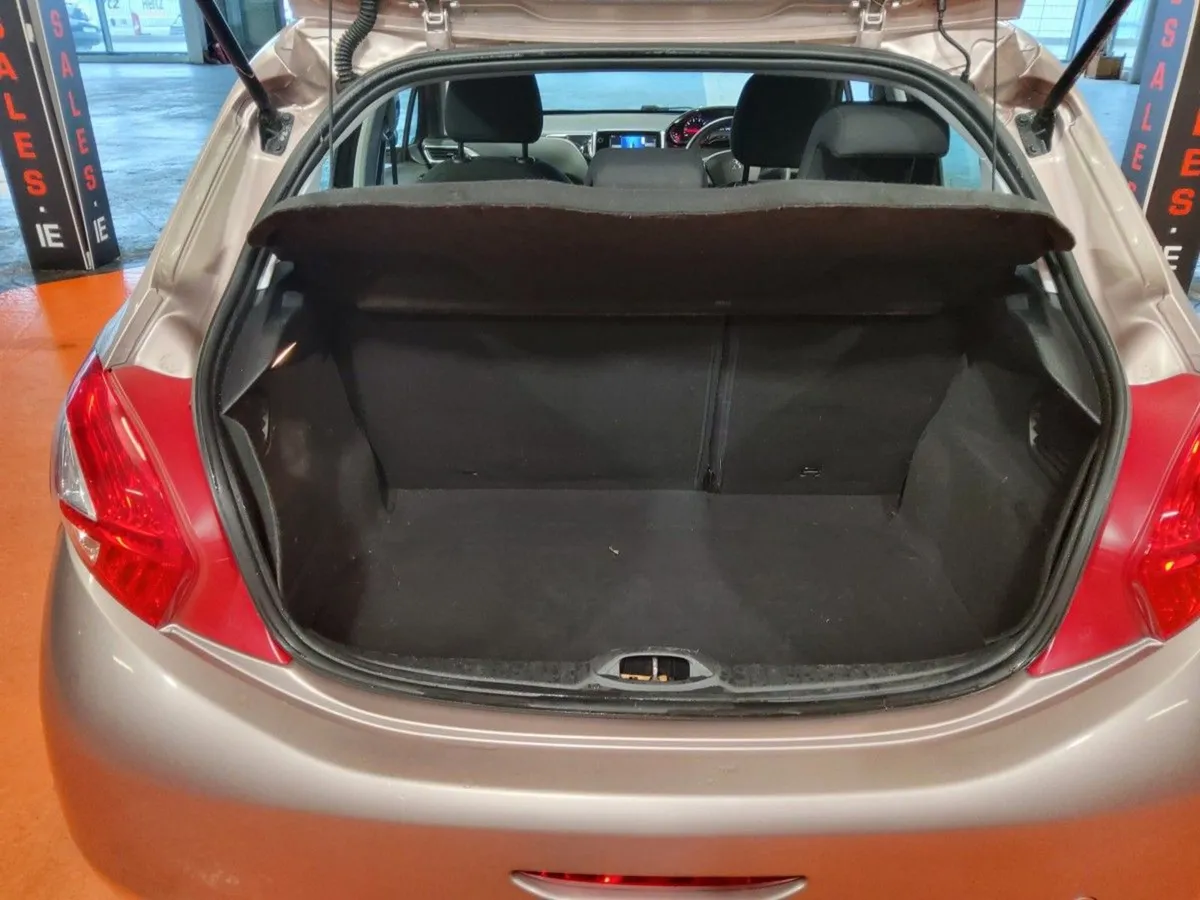 Peugeot 208 1.0 VTI 68 bhp Active - Image 4