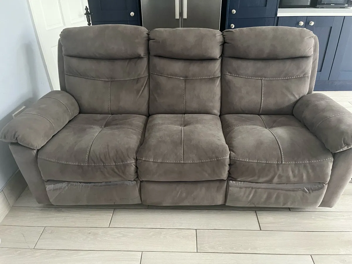 Grey 3 seater recliner sofa - Image 3