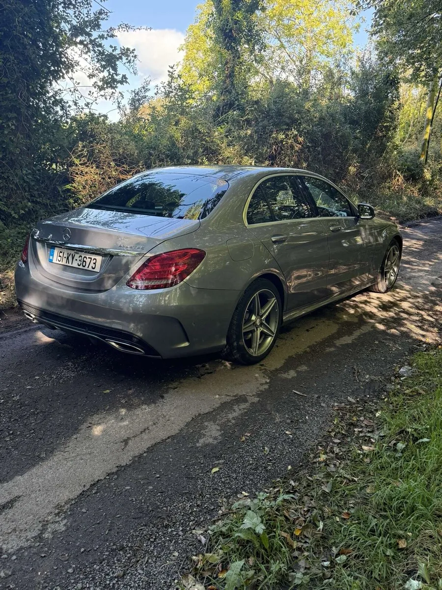 Car - Image 1