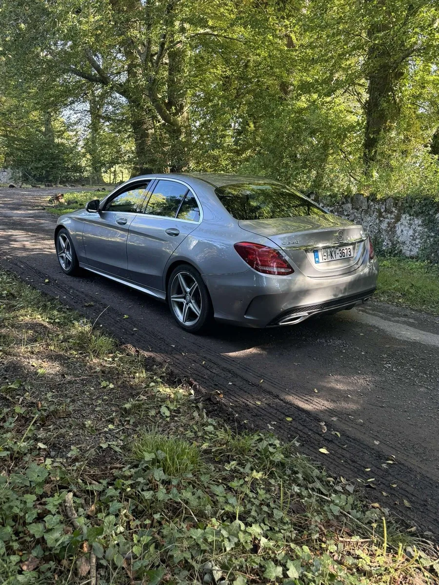 Car - Image 3