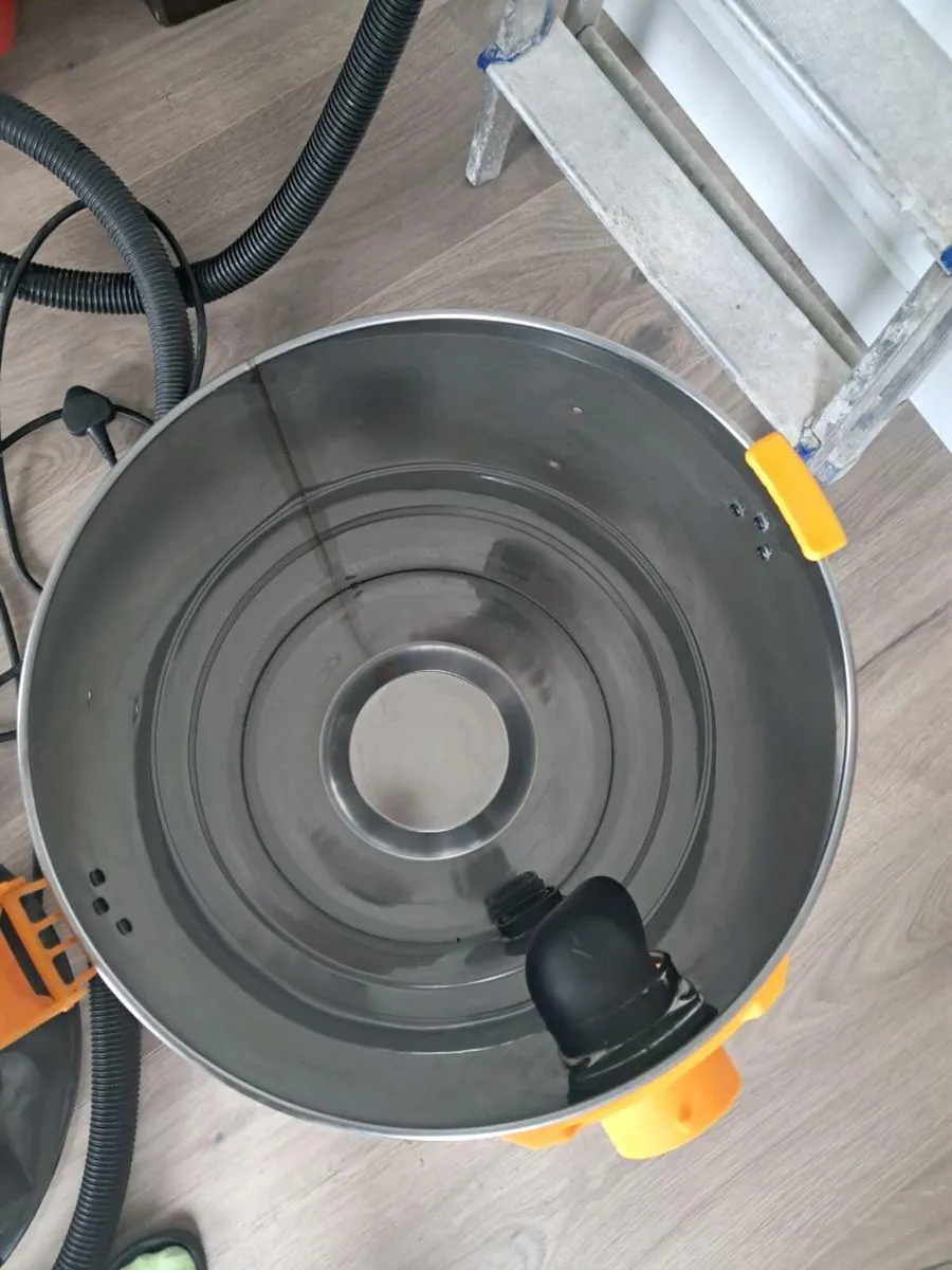 Industrial vacuum - Image 4