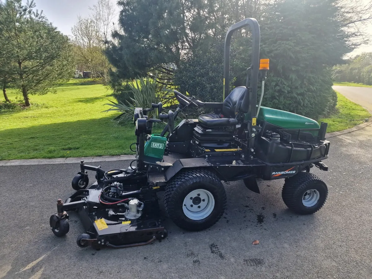2019 Ransomes diesel ride on mower lawnmower - Image 2