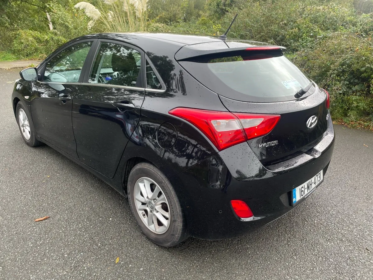 Hyundai 1.6 diesel SE /Deluxe 5dr 110 bhp - Image 2