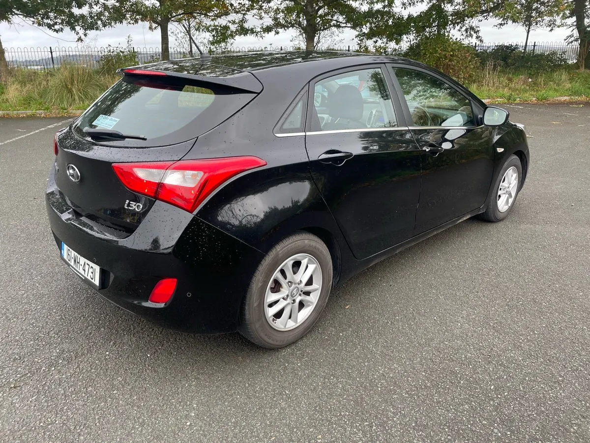 Hyundai 1.6 diesel SE /Deluxe 5dr 110 bhp - Image 3