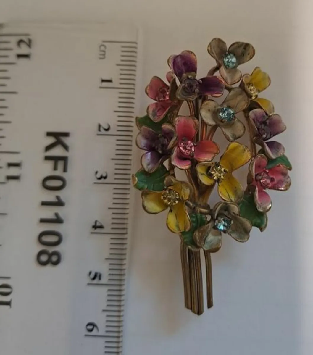 Vintage brooch flower bouquet - Image 3