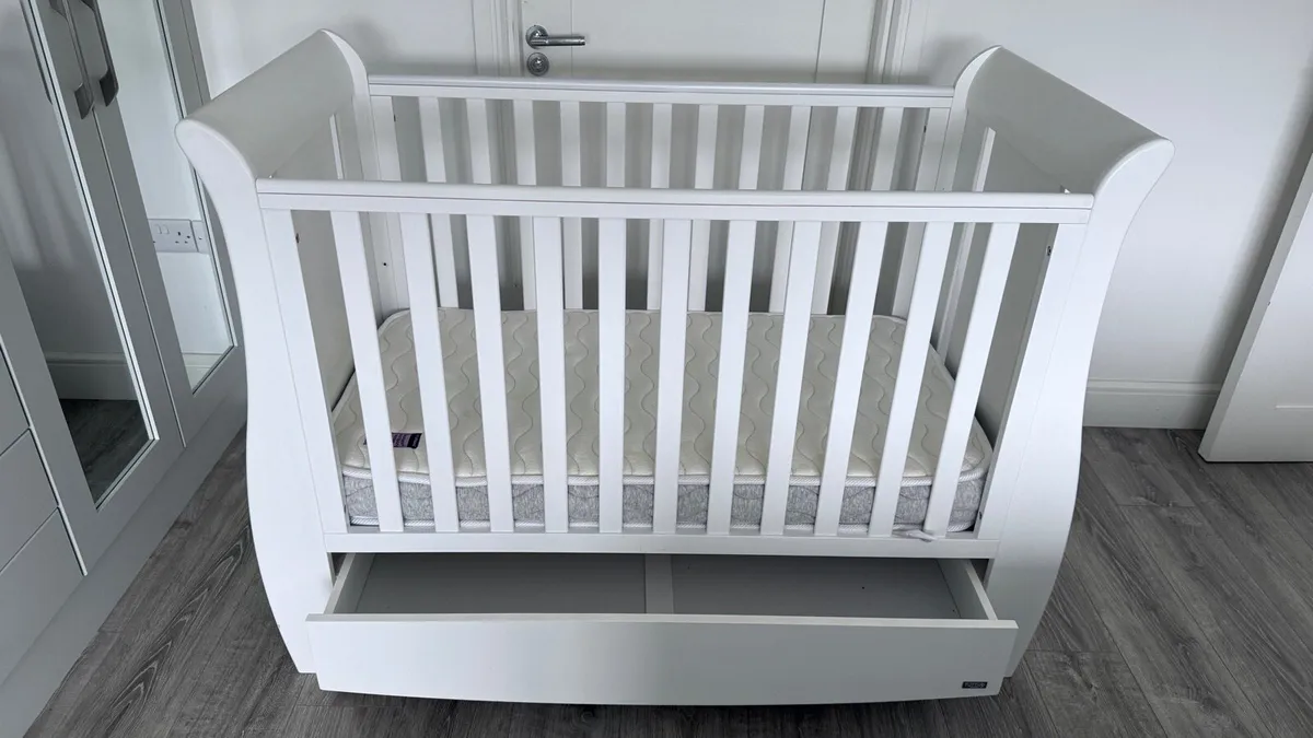 Tutti Bambini Katie Sleigh Cot Bed with Mattress - Image 4