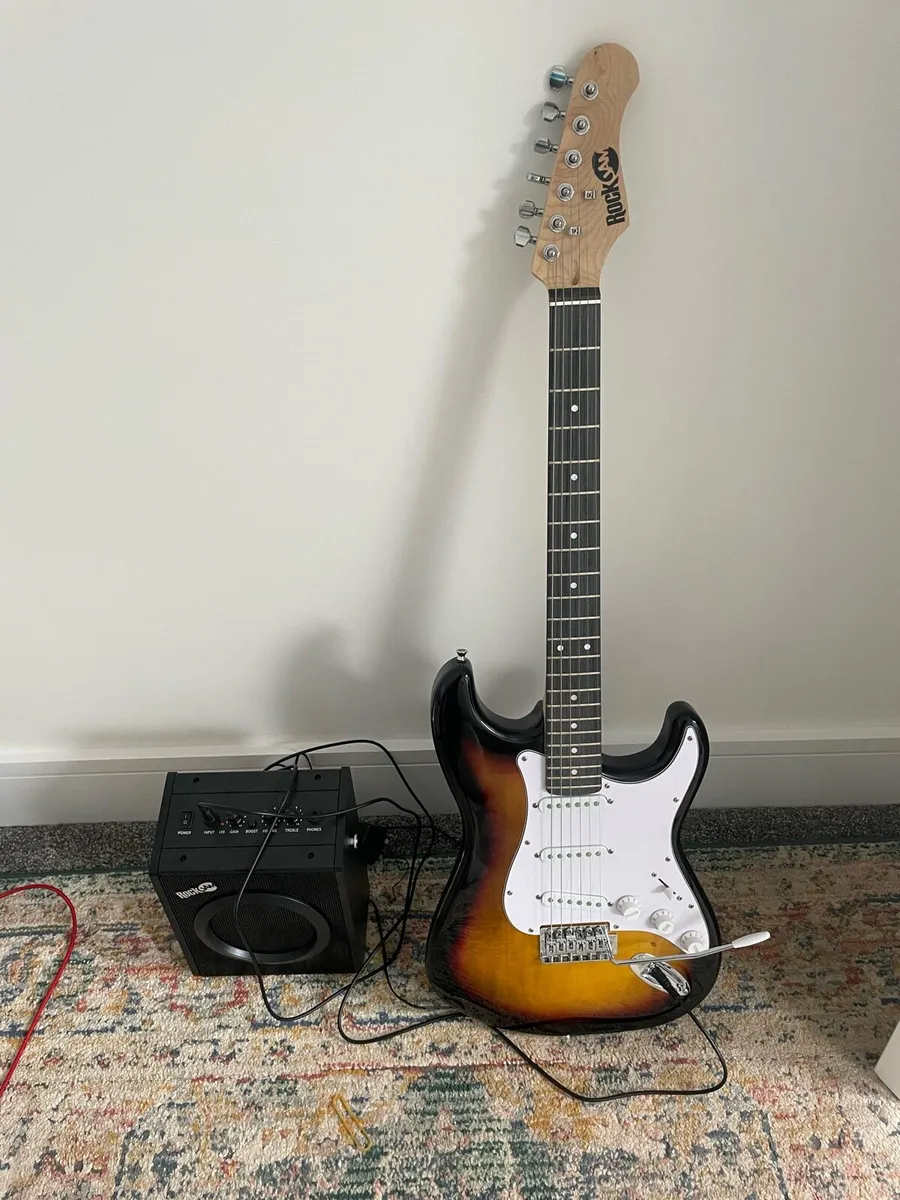 Electric Guitar + Amp - Image 1