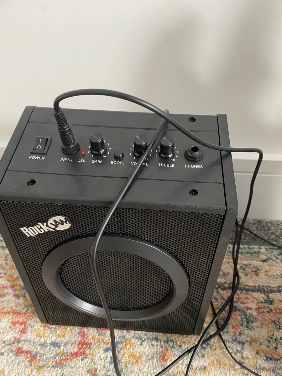 Electric Guitar + Amp - Image 3