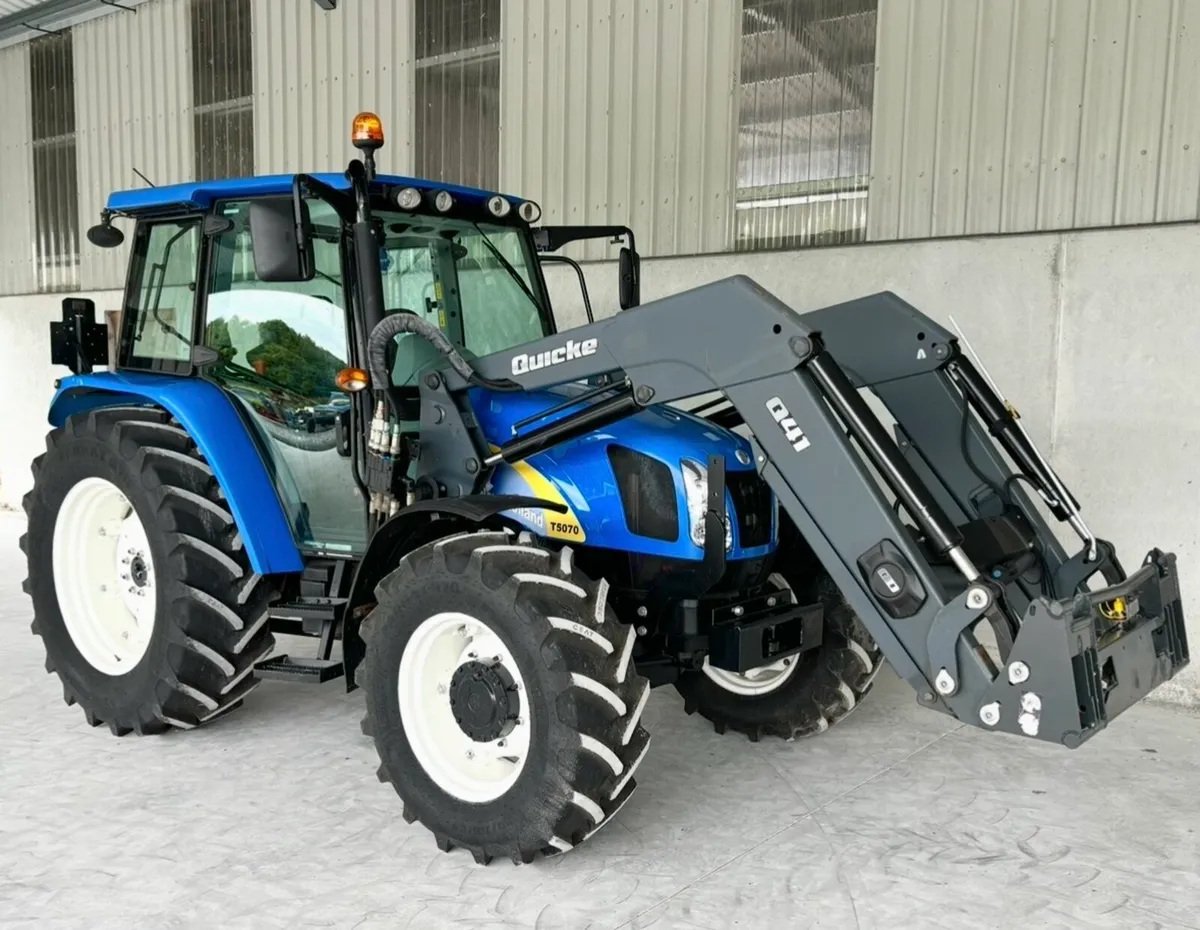 13 NEW HOLLAND T5070 c/w QUICKE LOADER - Image 2